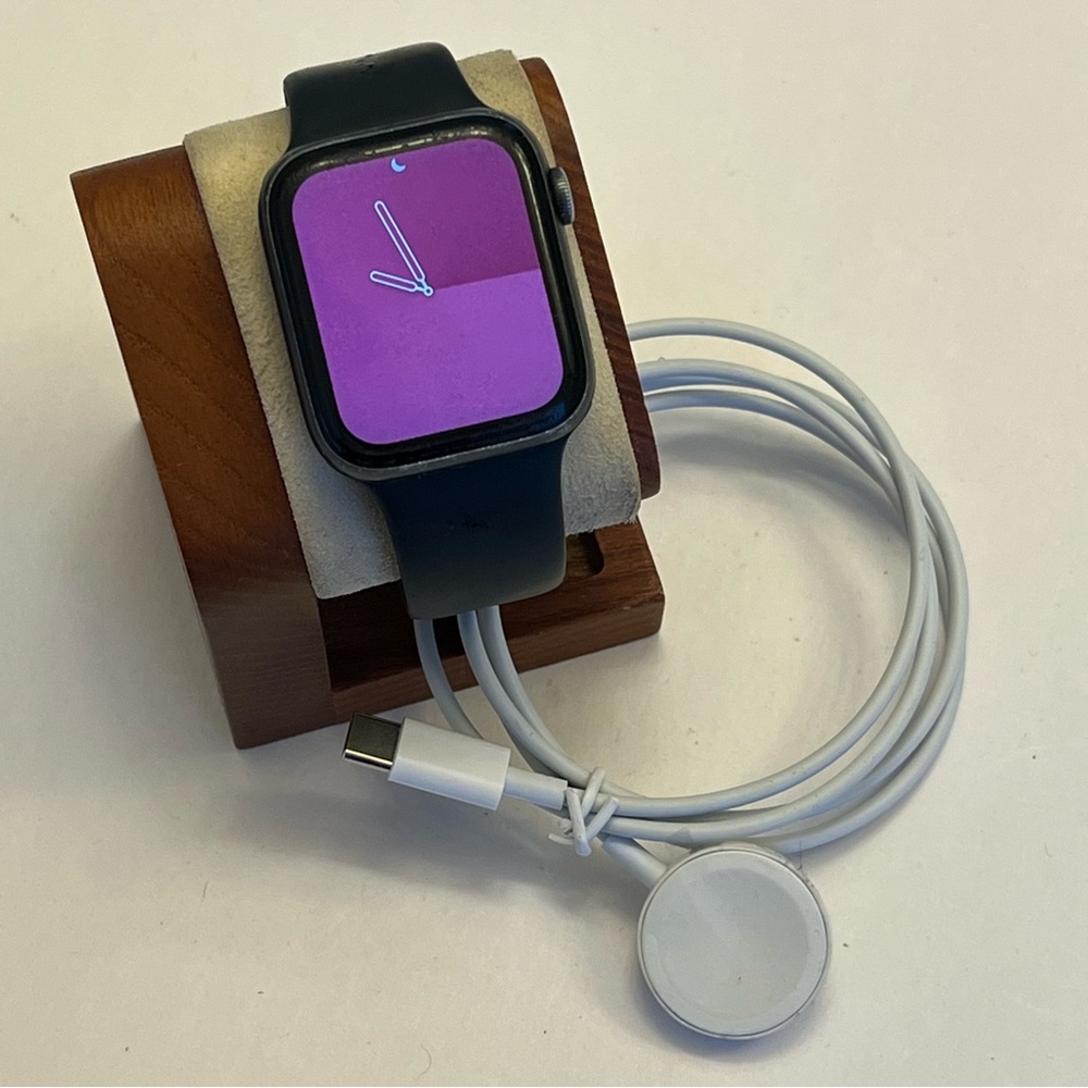 Apple Watch Series 5, unlock, charger included